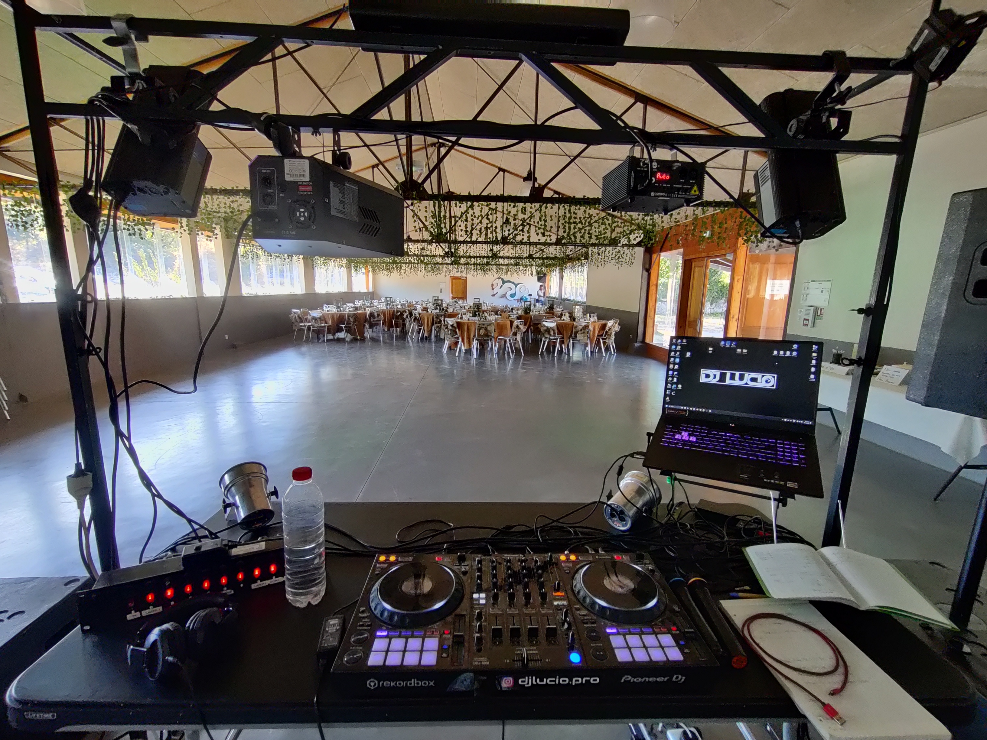 Photo point de vue du DJ pendant un mariage