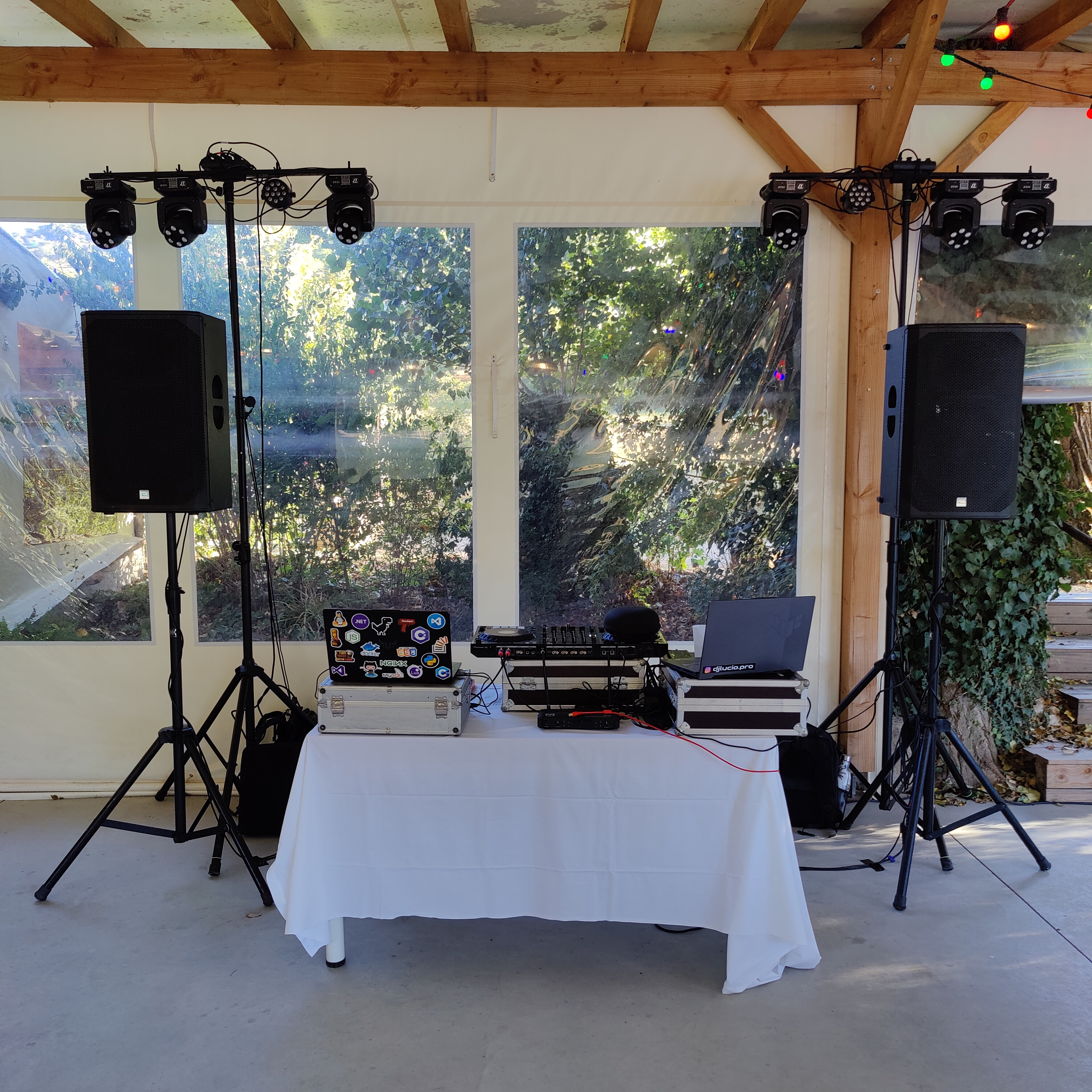 Photo de sonorisation et lumière DJ pour un mariage à Saint-Rome-de-Tarn en Aveyron