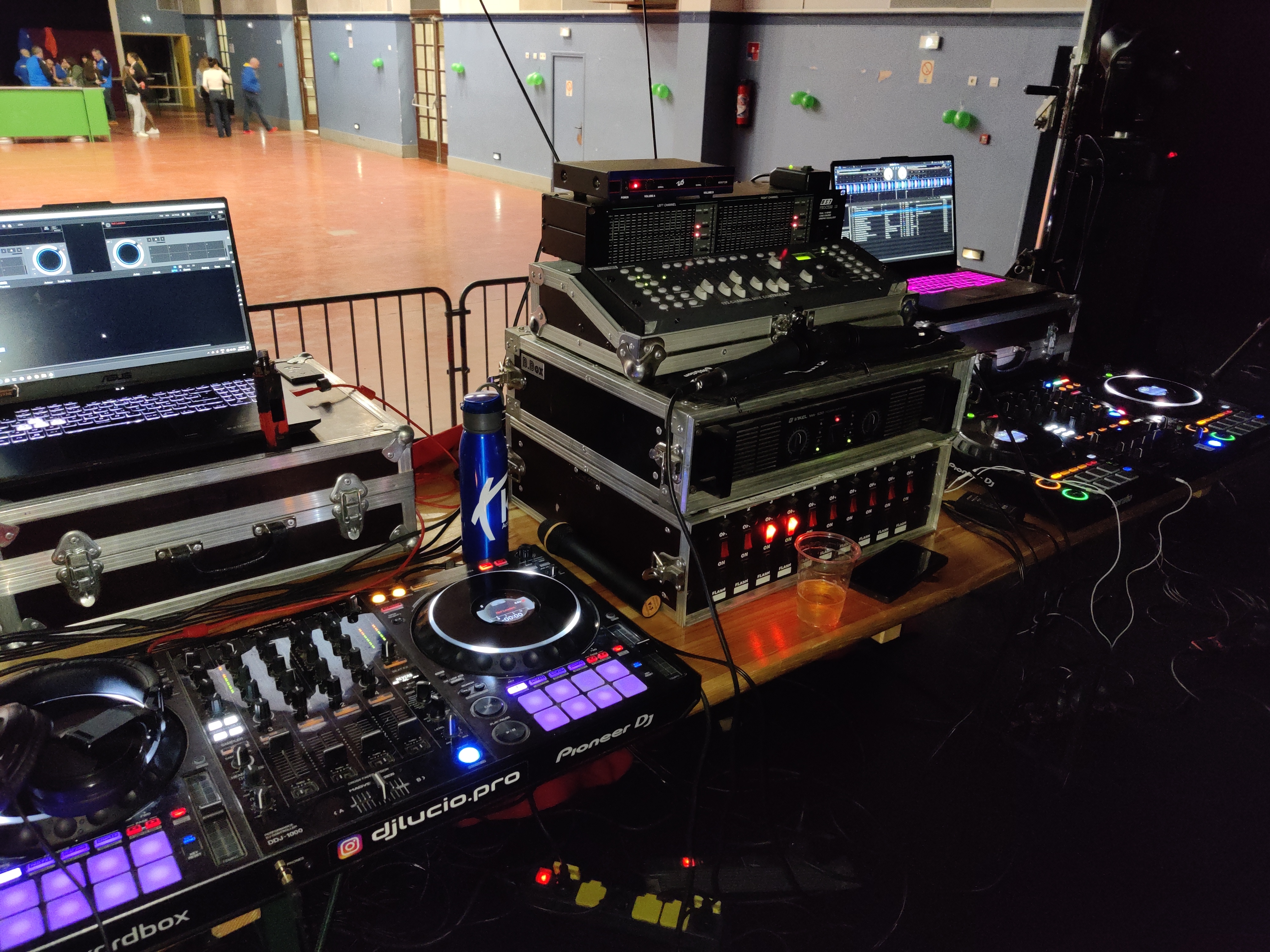 Photo de la régie DJ pour la Saint-Patrick à Saint-Affrique